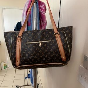 LV Monogram Zipper Bag